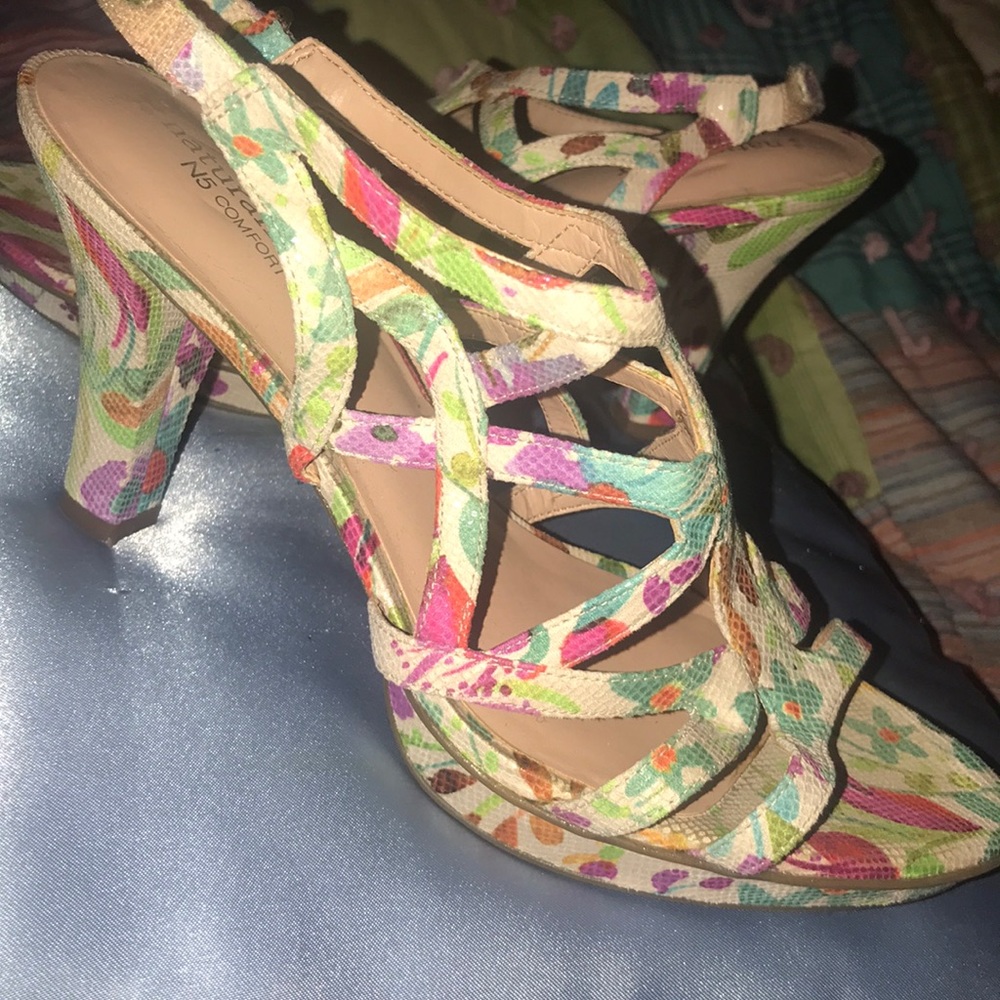 Floral Pumps